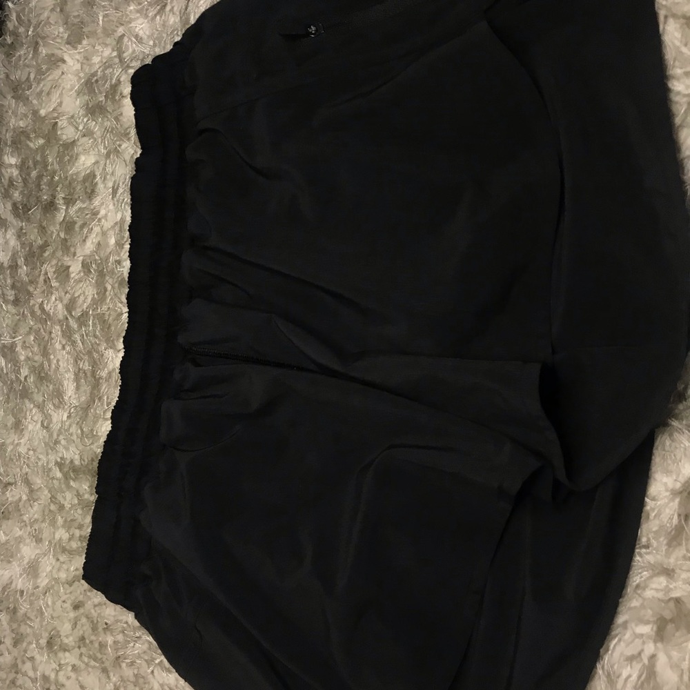 LULULEMON TRACKER SHORTS 🍋